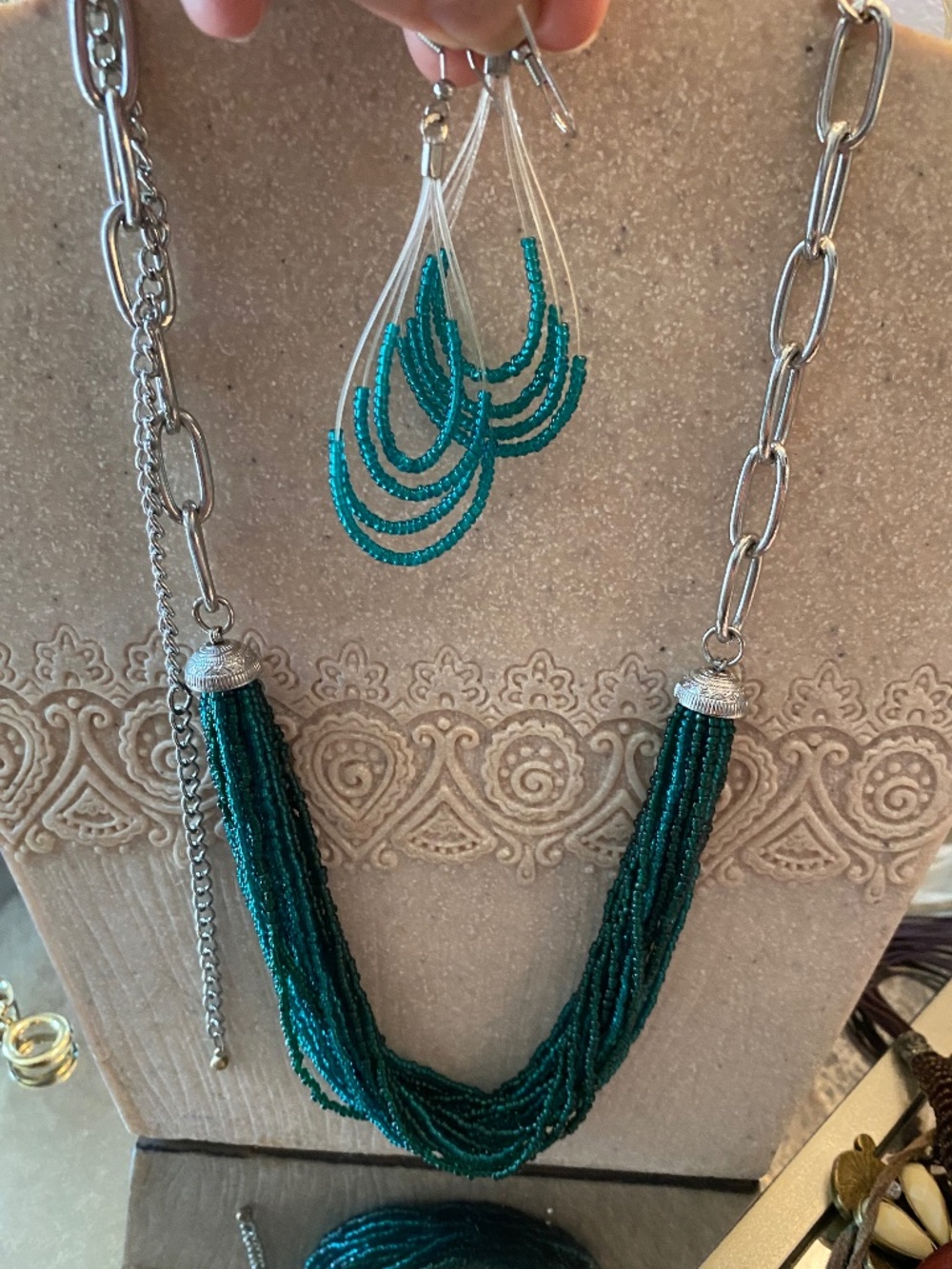 VTG Y2K TEAL BEADED ADJUSTABLE NECKLACE & EARRINGS